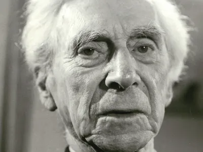 Bertrand Russell werd geboren in Ravenscroft, het buitenverblijf van zijn ouders, Lord en Lady Amberley. Zijn grootvader, Lord John Russell, was de jongste zoon van de 6e Hertog van Bedford.